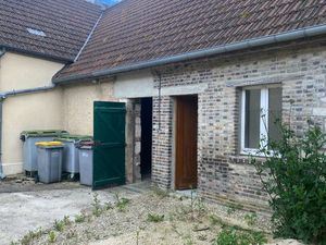 ENSEMBLE IMMOBILIER A QUINZE MINUTES DE SAINTE SAVINE