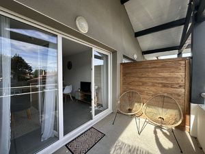 T3 récent avec balcon et places de parkings