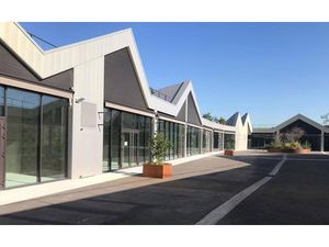 LOCAUX COMMERCIAUX AU COEUR DU CENTRE COMMERCIAL "PADDOCK" (ROMAINVILLE)