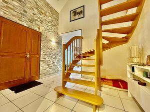 MAISON - 142 M² - 4 CHAMBRES - DOUBLE GARAGE - 1600M²