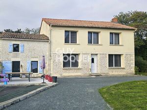 MAISON À VENDRE DE 4 PIÈCES DE 130 00 M²