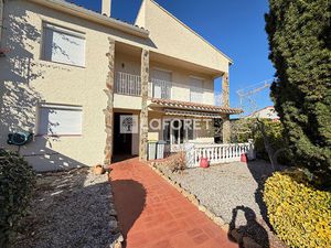 Villa familiale 3 Faces à Cabestany 186 m² sur 548 m² de Parcelle