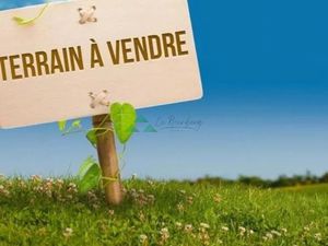 Terrain  à deux pas de la frontière Suisse