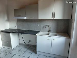 Particulier loue studio à Sollies-pont