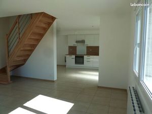 Maison avec terrasse et jardin