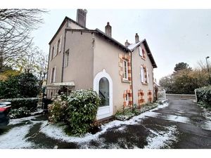 Maison 7 pièces - 300 m²