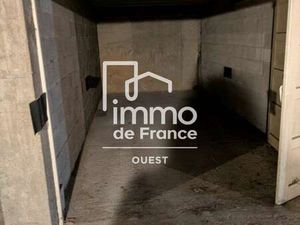 Location Garage box et parking à La Roche-sur-Yon (85000) : à louer / La Roche-sur-Yon