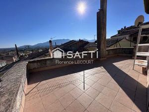 T3 avec terrasse dans maison de village