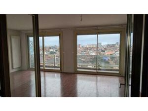 Bel appartement de 100 m2 (4 pièces) en hyper centre bénéficiant d'une superbe vue sur Tou