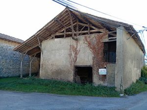 Grange mitoyenne à rénover à LASSERE