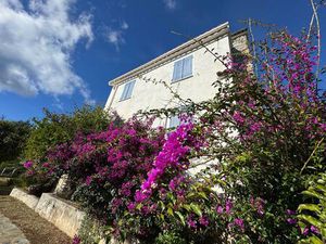 Villa de caractère ? 171 m² ? 5 chambres  dépendance  piscine ? Magnifique vue mer ? Calme