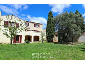 Maison d'architecte de 274 m² avec jardin piscinable et volumes atypiques