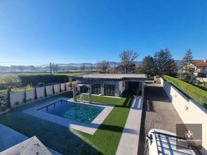 Maison de prestige de 130 m2 en vente Ouches  Auvergne-Rhône-Alpes