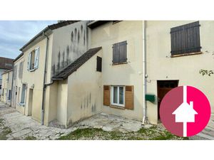 MAISON DE VILLE AVEC JARDIN