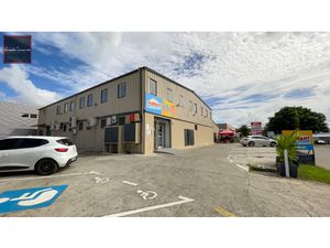 À LOUER LOCAL COMMERCIAL / PROFESSIONNEL ZONE JAMBETTE