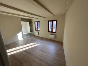 Location appartement 1 pièce 26 m² à Espalion (12500)