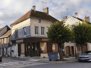 Vente immeuble 100 m² Arcis-sur-Aube (10700)