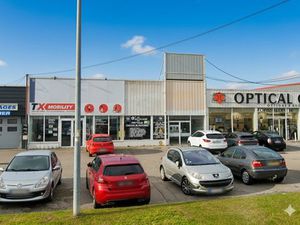 Location Local commercial 315m² ST BONNET DE MURE 69720