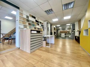 LOCAL COMMERCIAL 115M2 - PMR / VITRINE