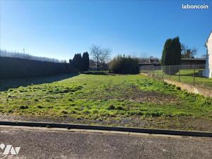 35000 Euros TERRAIN 1H30 DE PARIS (694 M2)