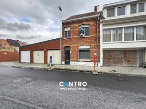 Op te frissen woning met 4 slpks én ZUIDger. tuin te Assebroek!