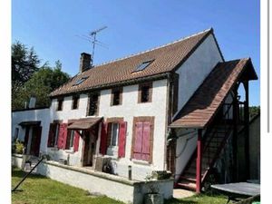 Maison de campagne à moins de 2 heures de Paris à Chailley avec terrasse  jardin et piscin
