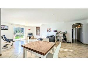 Maison contemporaine de 147 m² à Soumoulou