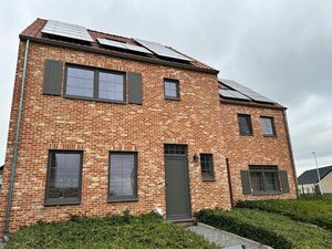 Recente woning in pastorijstijl op een rustige  groene locatie