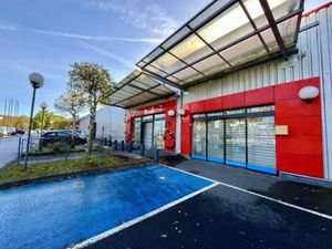 A LOUER LOCAUX COMMERCIAUX DE 280 M2 À 330 M2 NOGENT-SUR-OISE