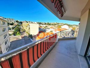 Location Appartement 1 pièce 37m² ST LAURENT DU VAR 06700