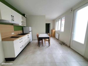 APPARTEMENT T2 MEUBLÉ à BRESSUIRE