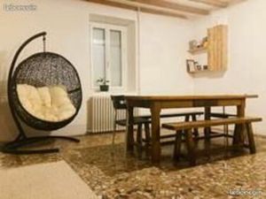 Maison Meublée à Louer - Quartier Saint Andoche  80 m² avec Jardin