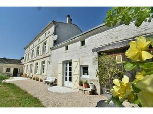 Vente maison 12 pièces 314 m² Jarnac (16200)