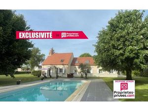 Exclusivité- Longère avec beaucoup de cachet avec piscine et parc arboré de 5585 m² proche