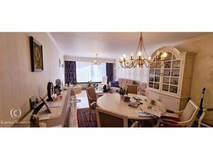 Gelijkvloers appartement met garage in hartje Kuringen