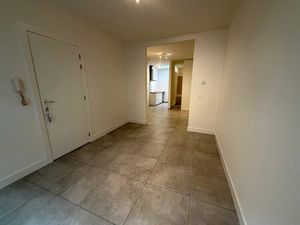 Gerenoveerde studio op het gelijkvloers.