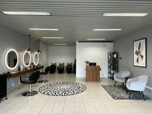 WINKELRUIMTE OP COMMERCIËLE LIGGING IN CENTRUM PITTEM