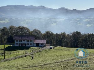 Spacieux duplex dans ferme 19e siecle.