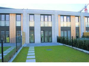 Instapklare energiezuinige woning met 3 slpk  tuin en garage  Roeselare