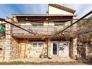 Vente maison 4 pièces 88.23 m² à Bagnols-en-Forêt (83600)  350 000 €