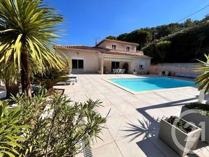 Maison à vendre - 5 pièces - 162 m2 - St Cyr Sur Mer - 83 - PROVENCE-ALPES-COTE-D-AZUR