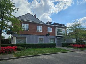 Commercieel te koop in Sint-Niklaas met 2 slaapkamers