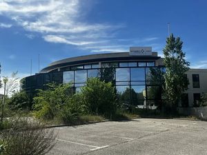 BUREAUX A VENDRE OU A LOUER