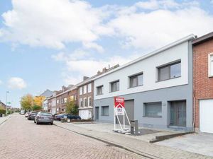Commercieel te koop in Boom met 4 slaapkamers