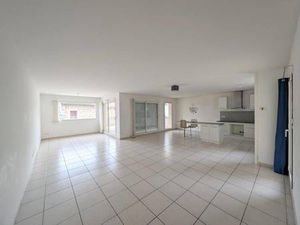 Square Habitat Valence