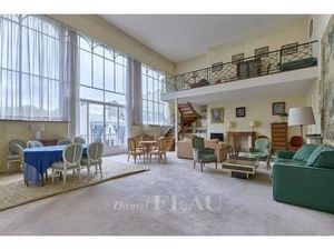 Paris XVIIe - Rue Ampère - Atelier d'artiste avec 6m de hauteur sous plafond