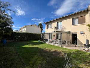 Vente maison 5 pièces 100m2 Pau 64000 - 225000 € - Surface Privée