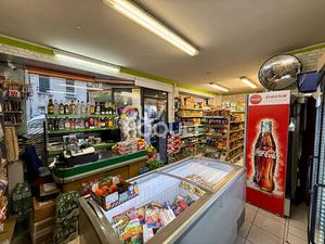 Pavillon de plus de 100 m² Vendu Loué avec Local Commercial