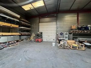 ENTREPOT et BUREAUX A LOUER