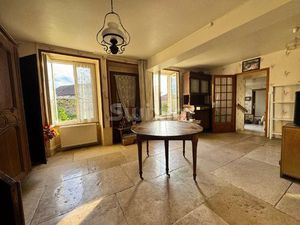 Maison familiale avec dépendances et terrain à Fain-Lès-Moutiers (21)